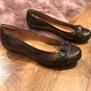 SOFTSPOTS MEMORY FOAM LOW HEEL SHOES